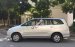Bán Toyota Innova 2.0 G đời 2010, màu bạc chính chủ xe gia đình