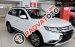 Bán Mitsubishi Outlander 2017 tại Quảng Trị, xe nhập Nhật, giao xe ngay, đủ màu - Liên hệ: 094 667 0103