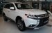 Bán xe Mitsubishi Outlander 2.0 CVT sản xuất 2017, màu trắng, nhập khẩu nguyên chiếc