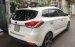 Kẹt tiền bán gấp Kia Rondo 2017, tự động, màu trắng fulloption đẹp