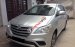 Cần bán lại xe Toyota Innova E đời 2015, màu bạc