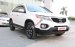 Bán ô tô Kia Sorento 2.4 AT 2013, màu trắng