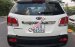 Cần bán gấp Kia Sorento đời 2013, màu trắng, giá 650tr