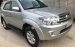 Bán ô tô Toyota Fortuner V 4x2AT năm 2010, màu bạc còn mới giá cạnh tranh