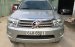 Bán ô tô Toyota Fortuner V 4x2AT năm 2010, màu bạc còn mới giá cạnh tranh