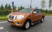 Gia đình bán Nissan Navara E 2016, màu cam, nhập khẩu, mới 99%