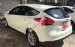 Cần bán lại xe Ford Focus Trend năm sản xuất 2017, màu trắng đã đi 12500km, 580tr