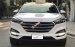 Bán xe Hyundai Tucson 2.0AT 2016, màu trắng, nhập khẩu