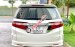 Cần bán Honda Odyssey 2.4 đời 07/2016, màu trắng, nhập khẩu