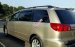 Cần bán lại xe Toyota Sienna LE năm sản xuất 2007, màu vàng, xe nhập còn mới