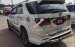Cần bán lại xe Toyota Fortuner TRD 2016, màu trắng, giá 930tr