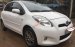 Cần bán lại xe Toyota Yaris RS năm 2013, màu trắng, nhập khẩu, bản RS Sport hơn bản thường