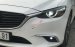 Cần bán xe Mazda 6 2.0 Premium đời 2017, màu trắng