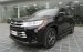 Bán Toyota Highlander sản xuất 2017, màu đen, nội thất xanh lam đặt biệt hiếm