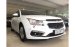 Chevrolet Cruze 1.6 MT 2017 màu trắng, trả trước chỉ từ 127 triệu