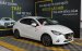 Cần bán xe Mazda 2 1.5AT đời 2017, màu trắng