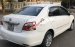 Cần bán gấp Toyota Vios MT sản xuất 2011, màu trắng, xe nhập