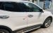 Cần bán Hyundai Santa Fe 2.4 2017, màu trắng xe gia đình