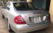 Cần bán Mercedes E200 2004, màu bạc giá cạnh tranh