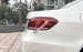 Siêu khuyến mãi giá rẻ với chiếc Mercedes-Benz E200, sản xuất 2014, màu trắng, giao nhanh