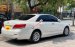 Cần bán lại xe Toyota Camry 2.0E đời 2010, màu trắng, nhập khẩu chính chủ