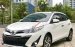 Cần bán Toyota Yaris sản xuất năm 2018, màu trắng
