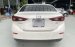 Cần bán gấp Mazda 3 sản xuất 2019, màu trắng, nhập khẩu