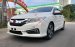 Cần bán gấp Honda City AT năm sản xuất 2016, màu trắng