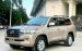 Cần bán lại xe Toyota Land Cruiser 4.6 v8 năm 2016, màu vàng 