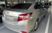 Cần bán Toyota Vios E 1.5MT 2017, màu bạc còn mới