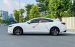 Cần bán lại xe Mazda 6 2.0L Premium đời 2017, màu trắng, 695tr