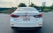 Cần bán lại xe Mazda 6 2.0L Premium đời 2017, màu trắng, 695tr