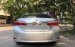 Cần bán gấp Toyota Corolla Altis 1.8 G 2017, màu bạc xe gia đình