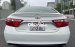 Cần bán Toyota Camry SE 2015, màu trắng, xe nhập