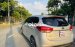 Cần bán gấp Kia Rondo 2.0 GAT năm 2015, màu bạc còn mới