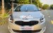 Cần bán gấp Kia Rondo 2.0 GAT năm 2015, màu bạc còn mới
