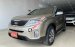 Xe Kia Sorento CRDi sản xuất năm 2015, màu vàng số tự động