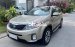 Cần bán Kia Sorento 2.4 sản xuất năm 2016, màu vàng còn mới