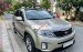 Cần bán Kia Sorento 2.4 sản xuất năm 2016, màu vàng còn mới
