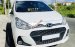 Cần bán Hyundai Grand i10 1.2 AT sản xuất năm 2017, màu trắng, giá 373tr