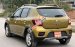 Cần bán xe Renault Sandero Stepway 1.6AT năm sản xuất 2016, màu vàng chanh, xe nhập, 399 triệu