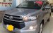 Bán xe Toyota Innova 2.0E sản xuất 2017, màu bạc số sàn giá cạnh tranh