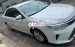 Bán xe Toyota Camry 2.0E sản xuất năm 2016, màu trắng, giá 578tr