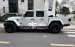 cần để lại xe jeep .GLADIATOR trắng .