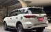 Cần bán xe Toyota Fortuner 2.7V AT 2017, màu trắng, giá 685tr