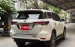 Cần bán xe Toyota Fortuner 2.7V AT 2017, màu trắng, giá 685tr